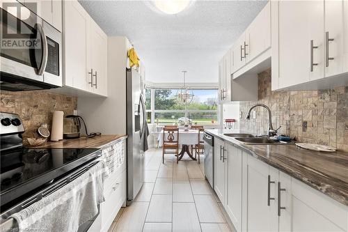 200 Jamieson Parkway Unit# 111, Cambridge, ON - Indoor Photo Showing Kitchen With Double Sink With Upgraded Kitchen