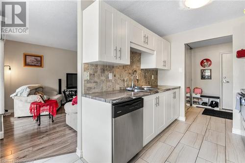 200 Jamieson Parkway Unit# 111, Cambridge, ON - Indoor Photo Showing Kitchen With Double Sink