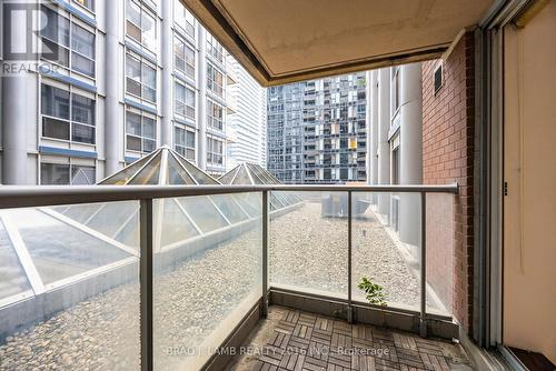 305 - 270 Wellington Street W, Toronto, ON - Outdoor With Balcony With Exterior