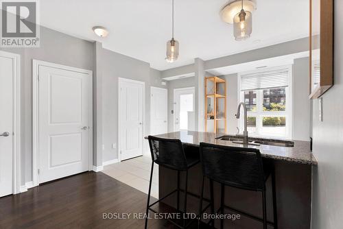 6 - 5030 Corporate Drive, Burlington, ON - Indoor Photo Showing Kitchen