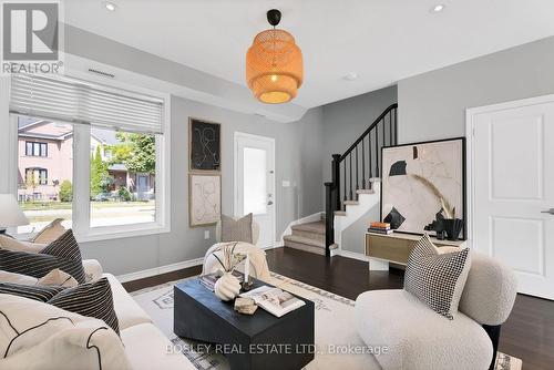 6 - 5030 Corporate Drive, Burlington, ON - Indoor Photo Showing Living Room