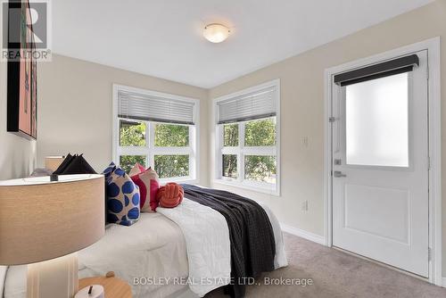 6 - 5030 Corporate Drive, Burlington, ON - Indoor Photo Showing Bedroom