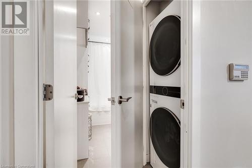 75 Portland Street Unit# 321, Toronto, ON - Indoor Photo Showing Laundry Room