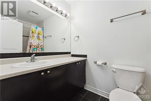 241 Dave Smith Crescent, Ottawa, ON - Indoor Photo Showing Bathroom