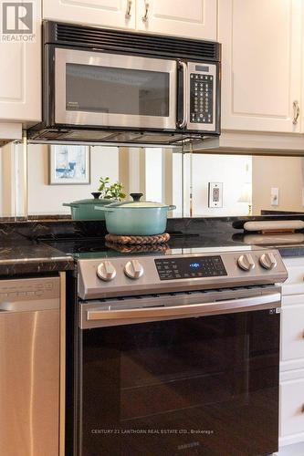 204 - 2 South Front Street, Belleville, ON - Indoor Photo Showing Kitchen