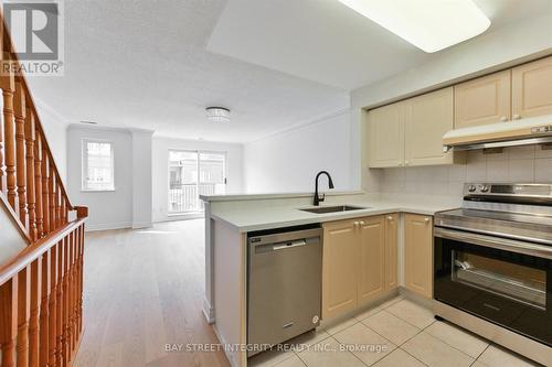 506 Grandview Way, Toronto, ON - Indoor Photo Showing Kitchen