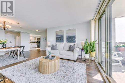 709 - 5090 Pinedale Avenue, Burlington, ON - Indoor Photo Showing Living Room