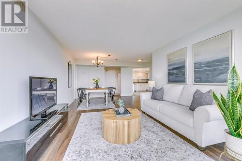 709 - 5090 Pinedale Avenue, Burlington, ON - Indoor Photo Showing Living Room