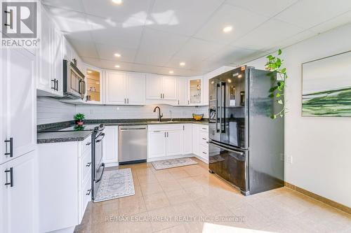 709 - 5090 Pinedale Avenue, Burlington, ON - Indoor Photo Showing Kitchen