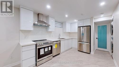 Lower B - 40 Stanwood Crescent, Toronto (Humbermede), ON - Indoor Photo Showing Kitchen With Upgraded Kitchen