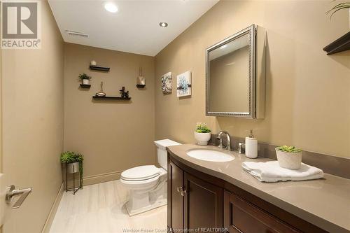 3010 Bridgeway Boulevard, Lasalle, ON - Indoor Photo Showing Bathroom