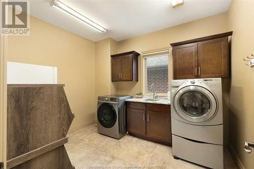 3010 Bridgeway Boulevard, Lasalle, ON - Indoor Photo Showing Laundry Room