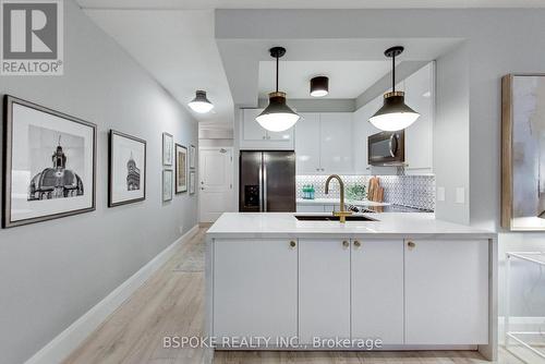 B08 - 245 Dalesford Road, Toronto (Stonegate-Queensway), ON - Indoor Photo Showing Kitchen With Upgraded Kitchen