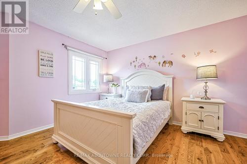 1348 Pilgrims Way, Oakville, ON - Indoor Photo Showing Bedroom