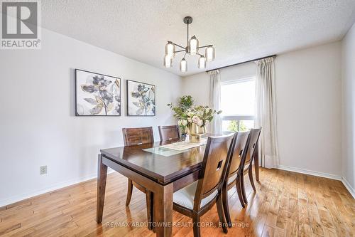 1348 Pilgrims Way, Oakville, ON - Indoor Photo Showing Dining Room