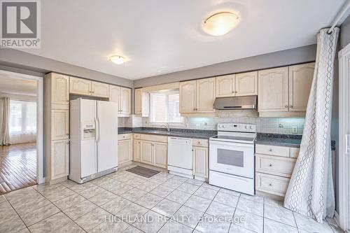 3375 Dovetail Mews, Mississauga (Erin Mills), ON - Indoor Photo Showing Kitchen