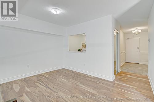 304 - 965 Inverhouse Drive, Mississauga (Clarkson), ON - Indoor Photo Showing Kitchen With Double Sink