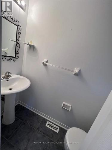 5882 Blue Spruce Avenue, Burlington, ON - Indoor Photo Showing Bathroom