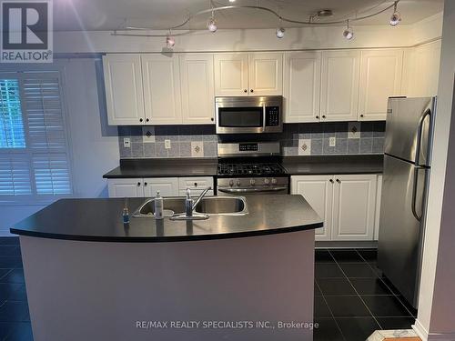 5882 Blue Spruce Avenue, Burlington, ON - Indoor Photo Showing Kitchen With Stainless Steel Kitchen