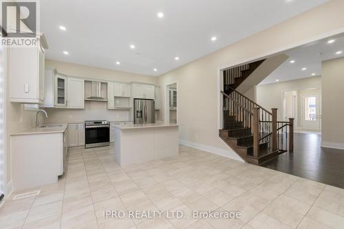 54 Arthur Griffin Crescent E, Caledon, ON - Indoor Photo Showing Kitchen