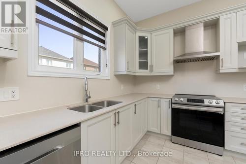 54 Arthur Griffin Crescent E, Caledon, ON - Indoor Photo Showing Kitchen With Double Sink