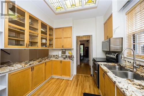 290 Clemow Avenue, Ottawa, ON - Indoor Photo Showing Kitchen With Double Sink