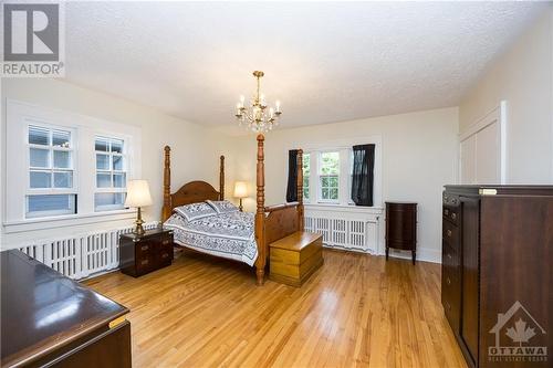 290 Clemow Avenue, Ottawa, ON - Indoor Photo Showing Bedroom