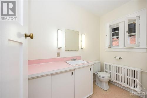 290 Clemow Avenue, Ottawa, ON - Indoor Photo Showing Bathroom