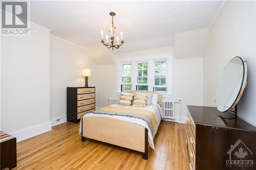 290 Clemow Avenue, Ottawa, ON - Indoor Photo Showing Bedroom