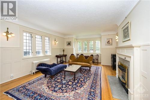 290 Clemow Avenue, Ottawa, ON - Indoor Photo Showing Living Room With Fireplace