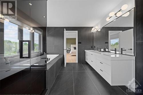 148 Westar Farm Way, Ottawa, ON - Indoor Photo Showing Bathroom