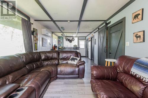 14 Hargrave Road, Kawartha Lakes, ON - Indoor Photo Showing Living Room