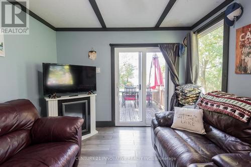 14 Hargrave Road, Kawartha Lakes, ON - Indoor Photo Showing Living Room