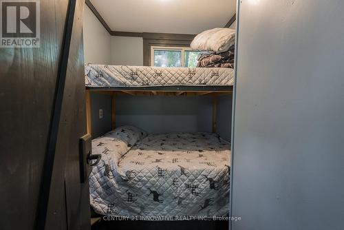 14 Hargrave Road, Kawartha Lakes, ON - Indoor Photo Showing Bedroom