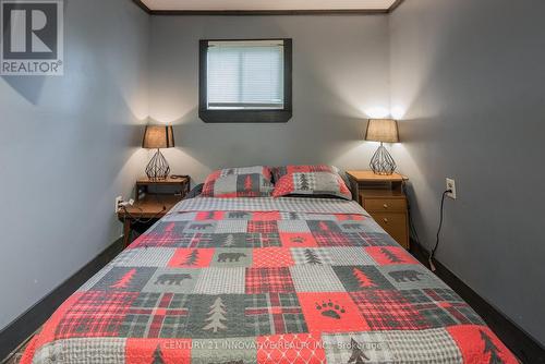 14 Hargrave Road, Kawartha Lakes, ON - Indoor Photo Showing Bedroom