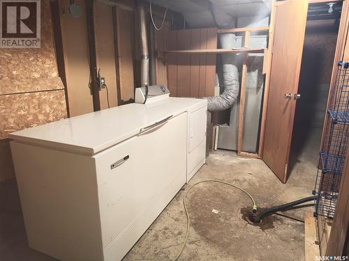 1027 7Th Street, Humboldt, SK - Indoor Photo Showing Laundry Room