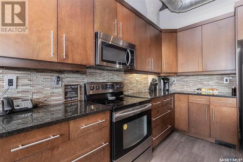 304 73 24Th Street E, Saskatoon, SK - Indoor Photo Showing Kitchen