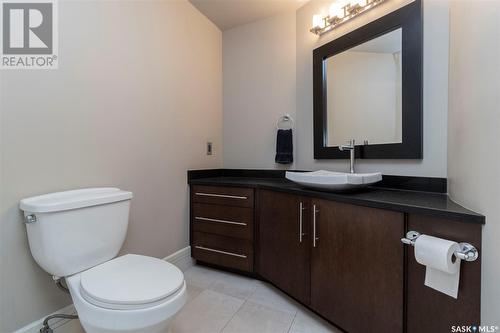 304 73 24Th Street E, Saskatoon, SK - Indoor Photo Showing Bathroom