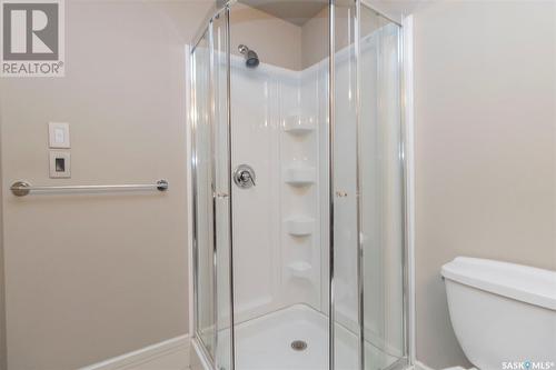 304 73 24Th Street E, Saskatoon, SK - Indoor Photo Showing Bathroom