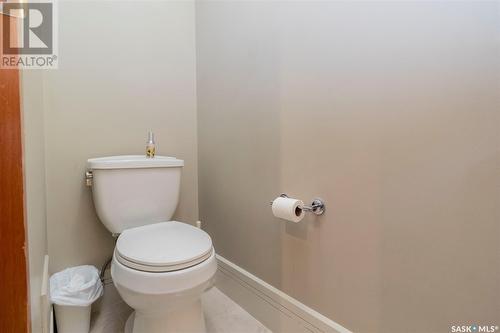 304 73 24Th Street E, Saskatoon, SK - Indoor Photo Showing Bathroom