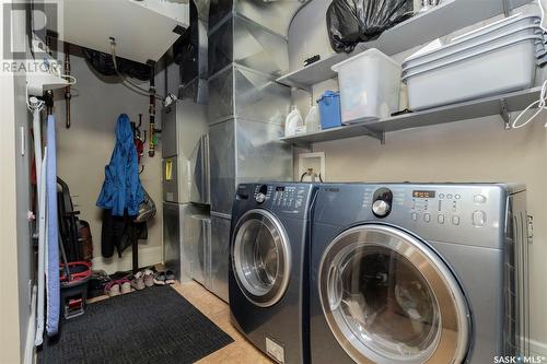 304 73 24Th Street E, Saskatoon, SK - Indoor Photo Showing Laundry Room