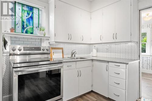 525 10Th Street E, Saskatoon, SK - Indoor Photo Showing Kitchen