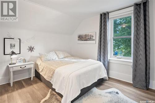 525 10Th Street E, Saskatoon, SK - Indoor Photo Showing Bedroom