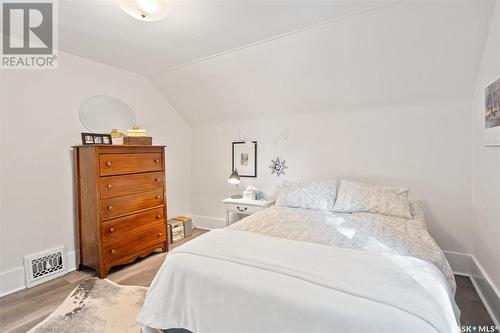 525 10Th Street E, Saskatoon, SK - Indoor Photo Showing Bedroom