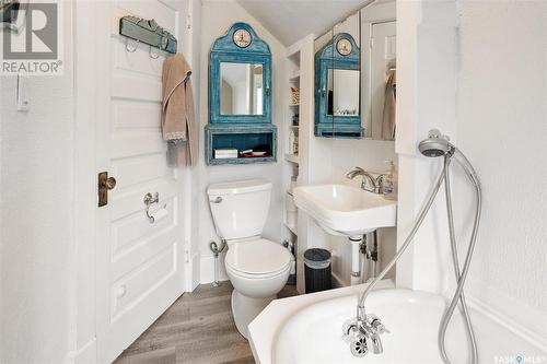 525 10Th Street E, Saskatoon, SK - Indoor Photo Showing Bathroom