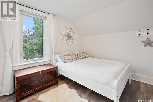 525 10Th Street E, Saskatoon, SK - Indoor Photo Showing Bedroom