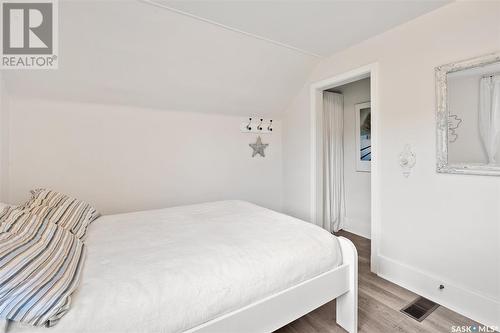 525 10Th Street E, Saskatoon, SK - Indoor Photo Showing Bedroom