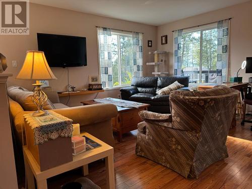 10A Wolf  Crescent, Invermere, BC - Indoor Photo Showing Living Room