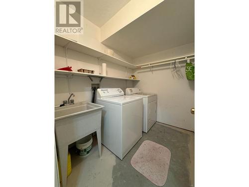 10A Wolf  Crescent, Invermere, BC - Indoor Photo Showing Laundry Room