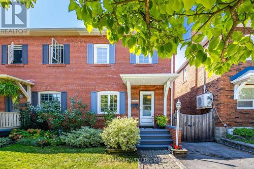 18 Jedburgh Road, Toronto, ON - Outdoor